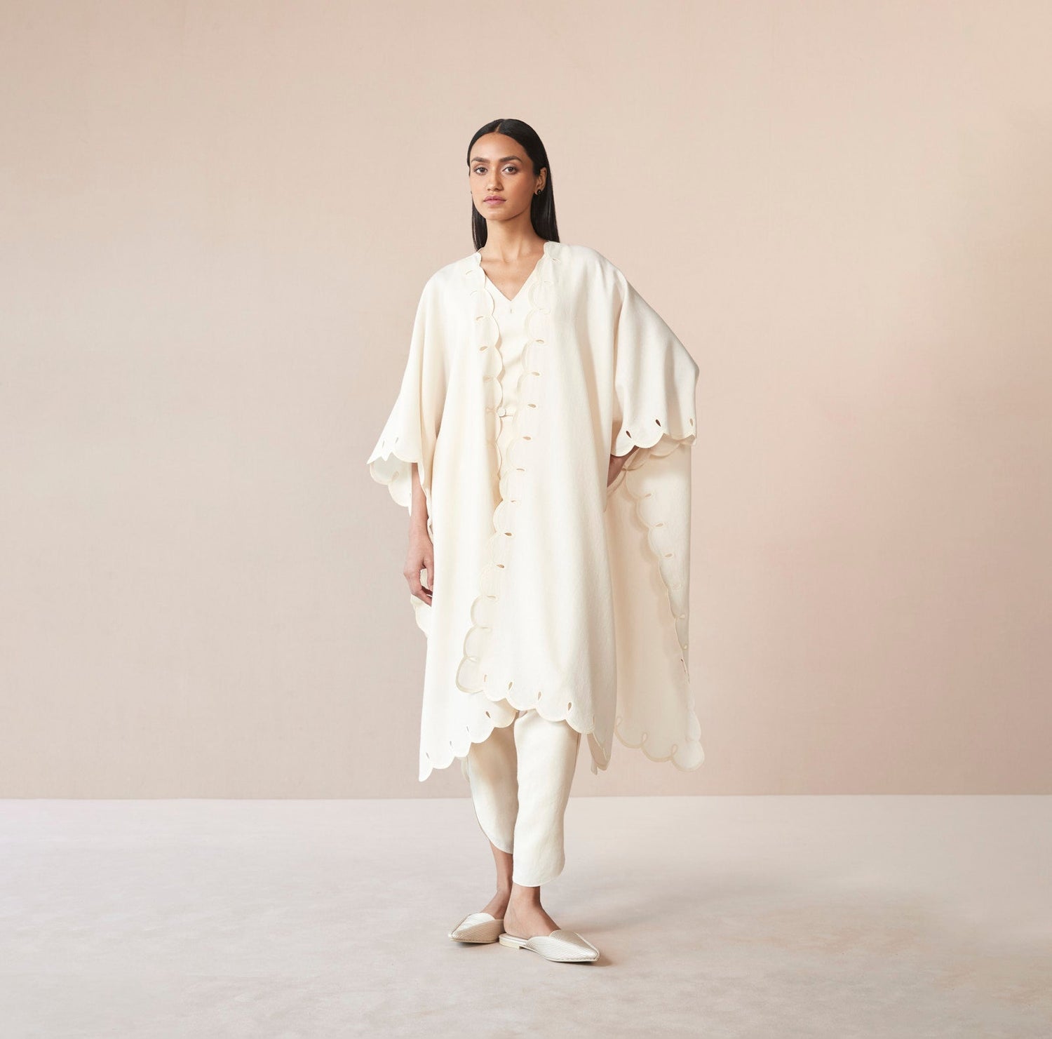 Alea Ivory Woollen Cape 