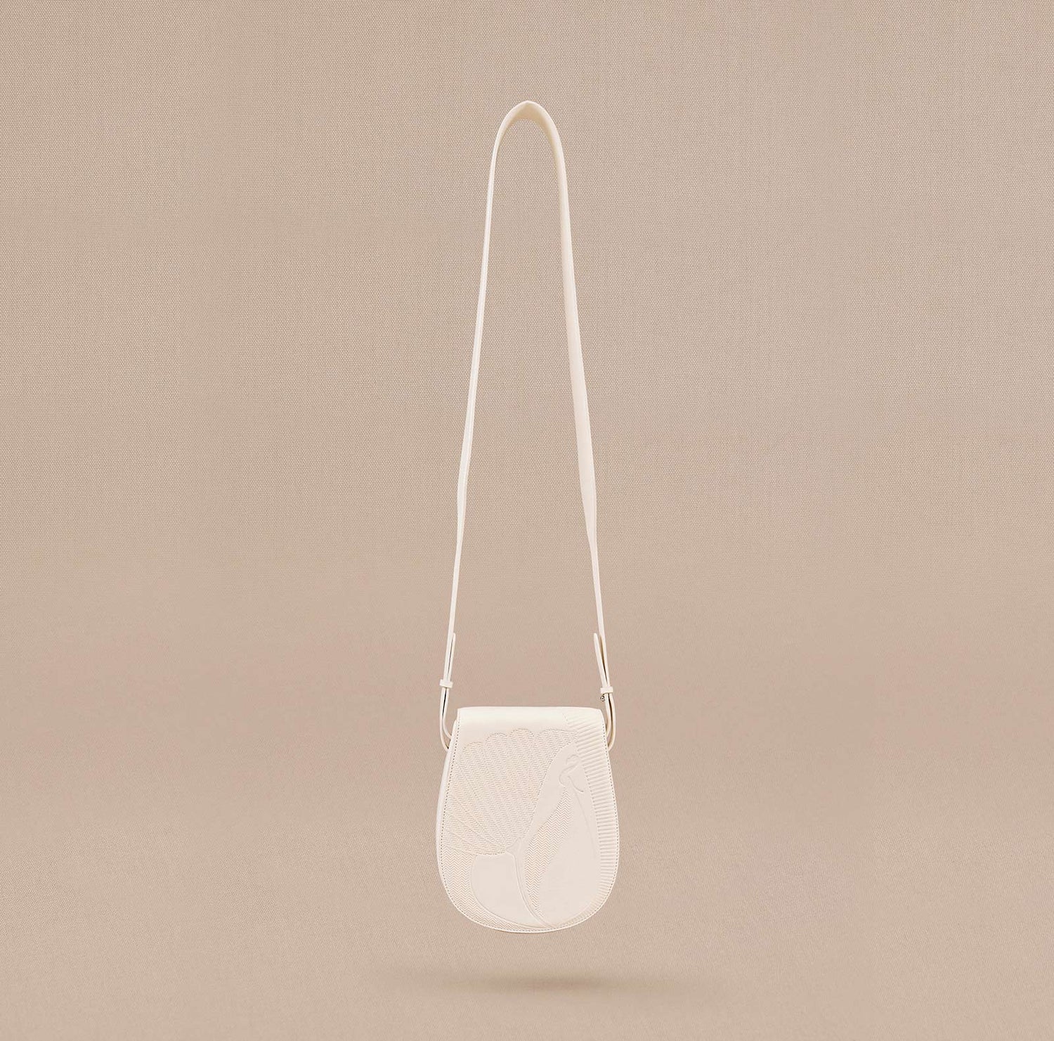 Zyna Sling Bag - Ivory