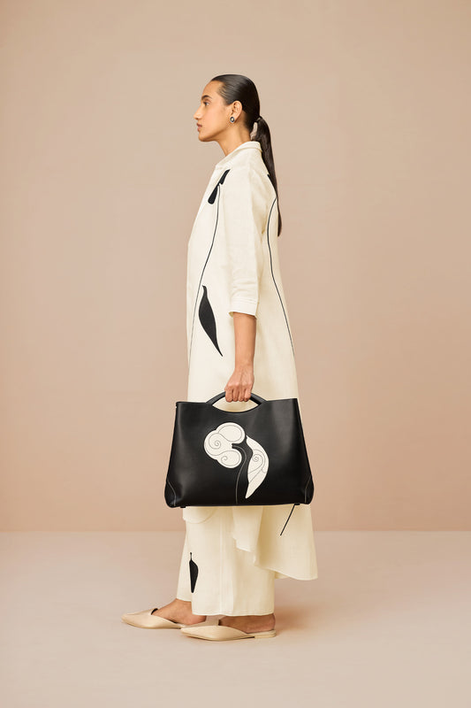 Dilbandi Tote Bag