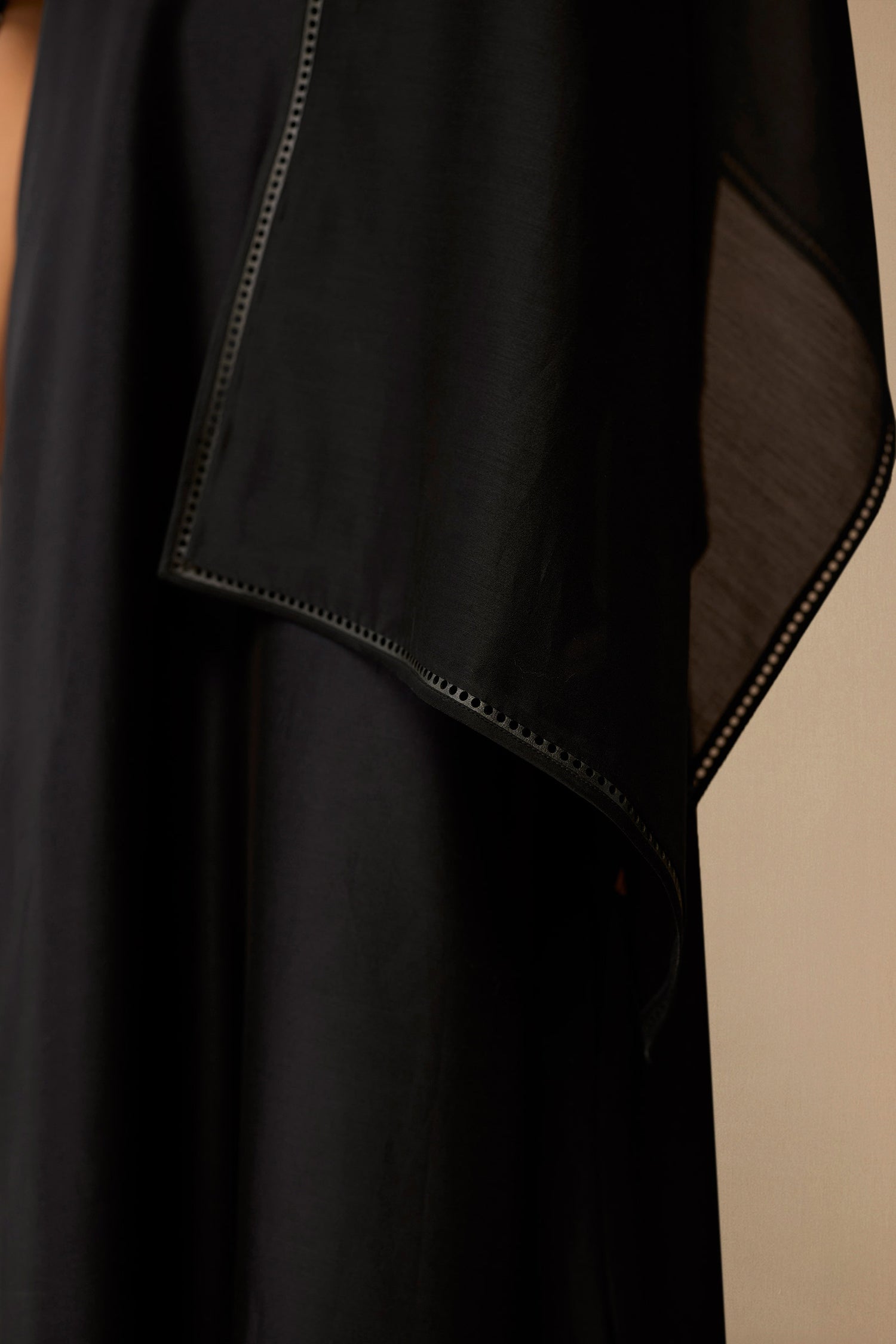  Chanderi Zeya Scarf – Black