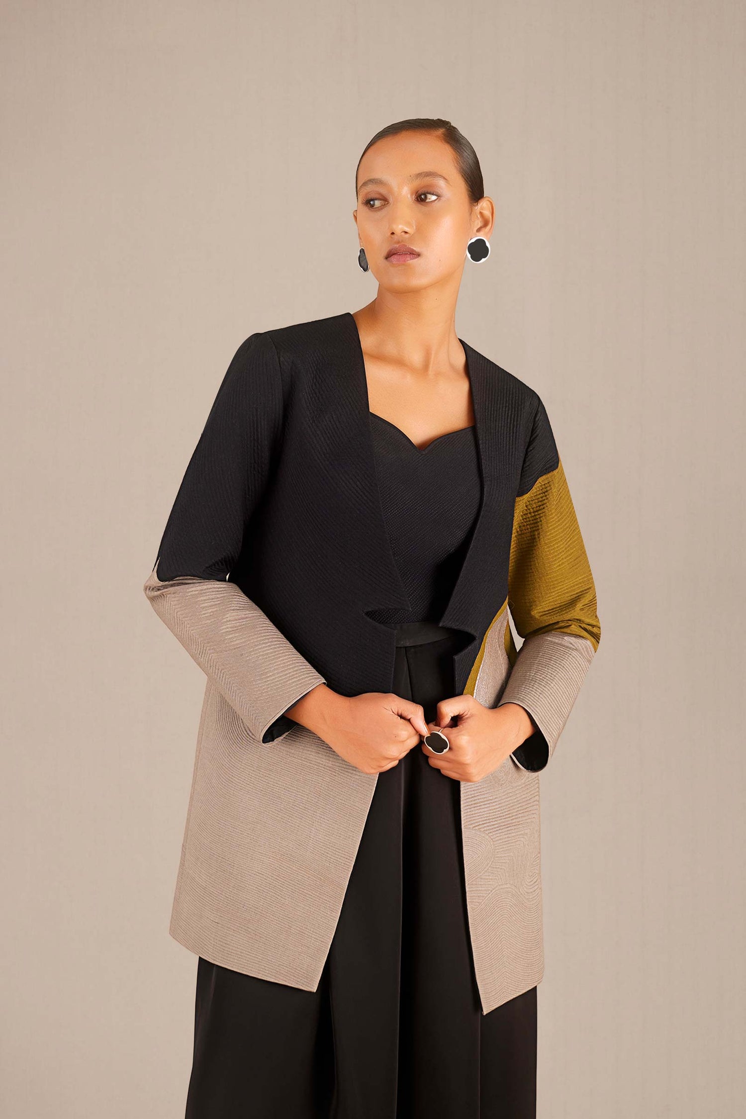 Aanisah Jacket - Black 