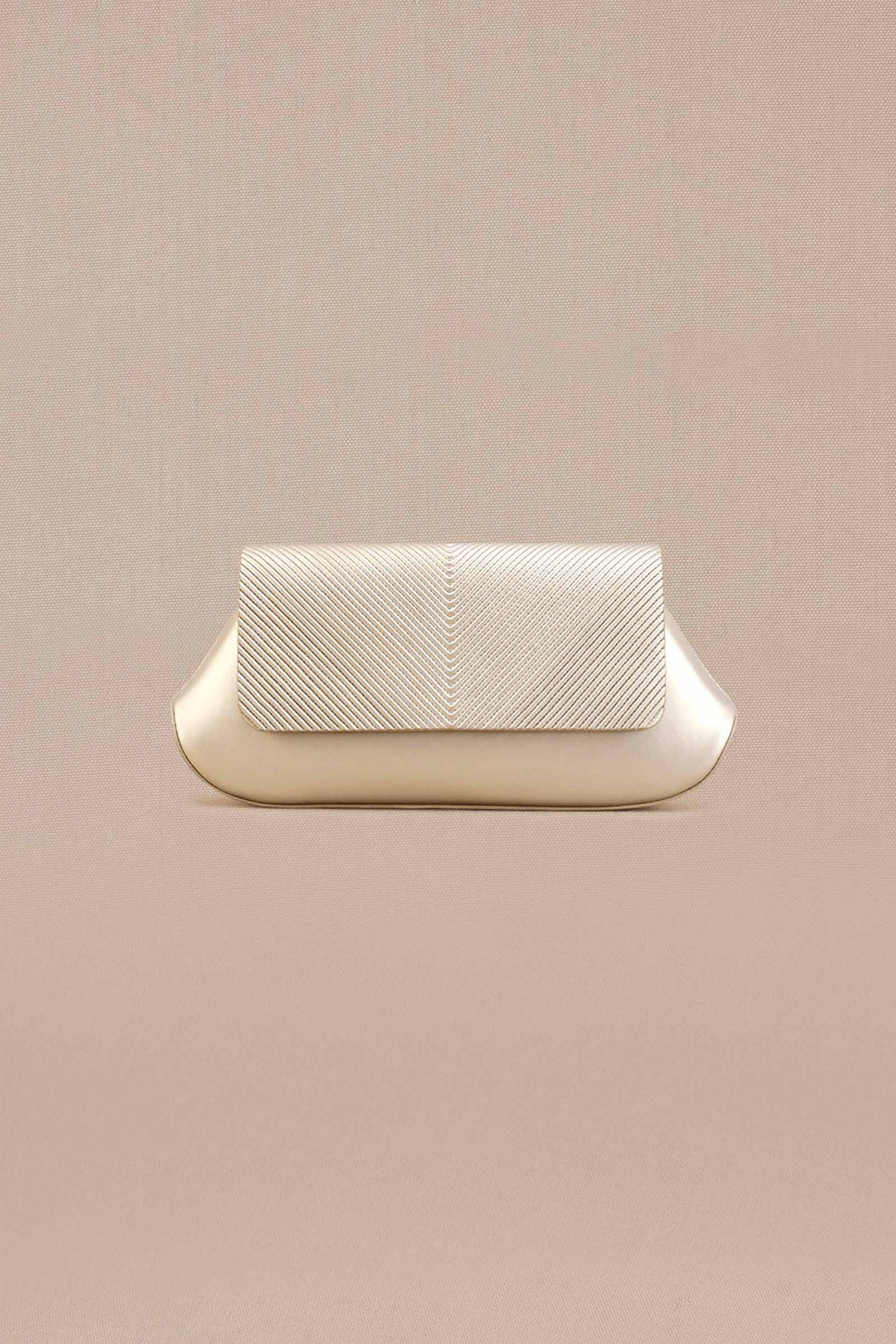 Azra Clutch - Metallic Pearl