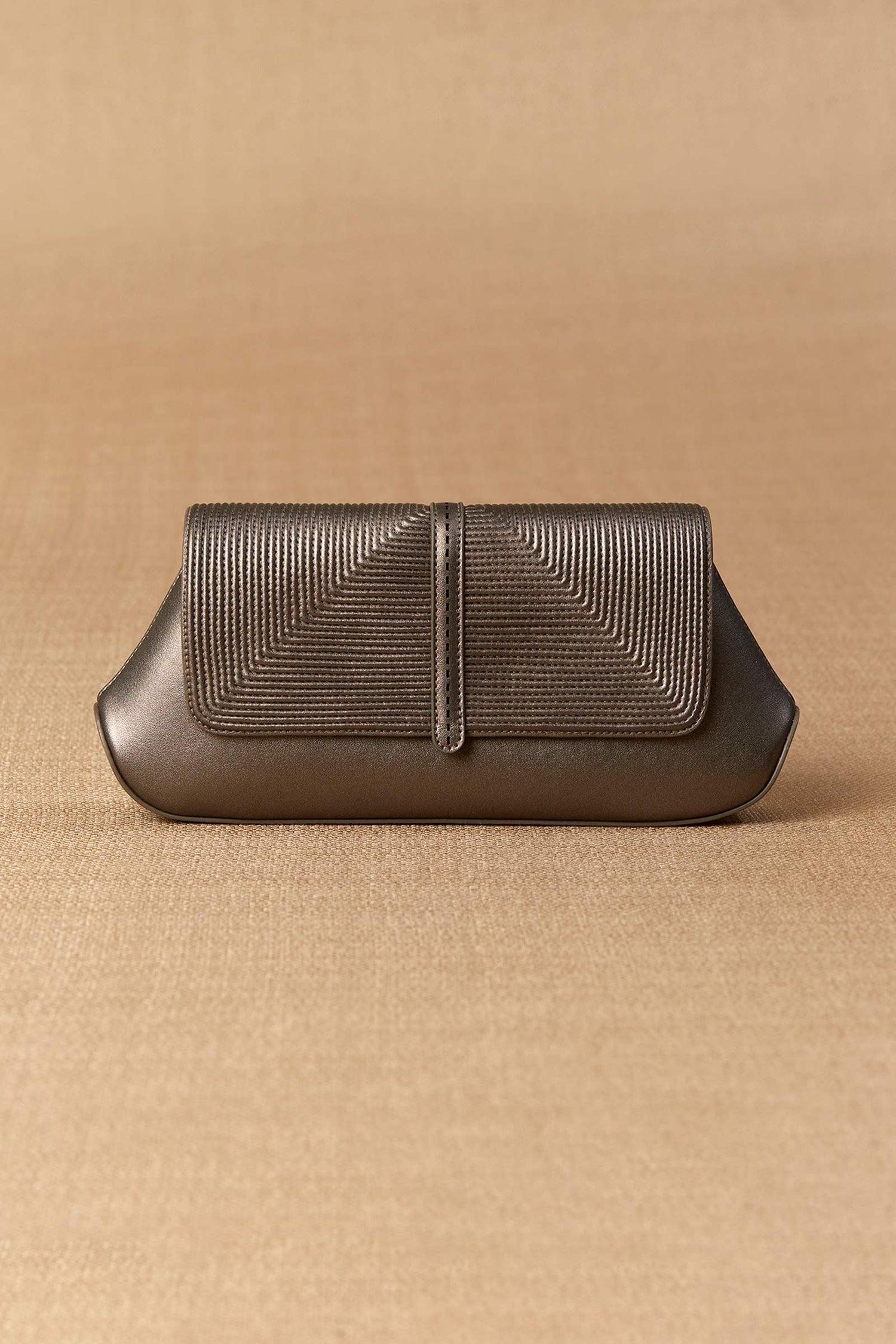 Izrah Clutch - Gunmetal