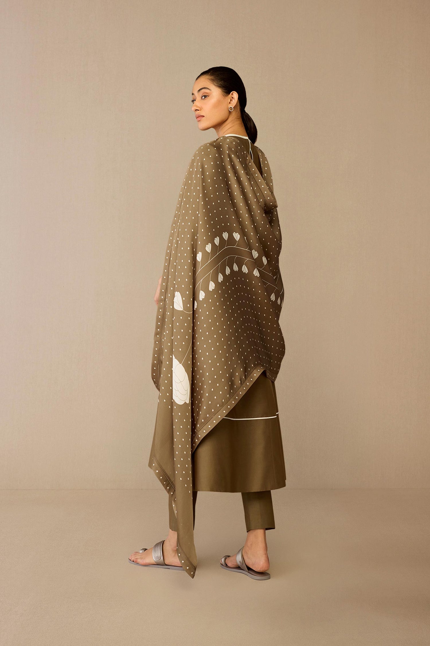  Chanderi Erisha Kurta Set – Grey