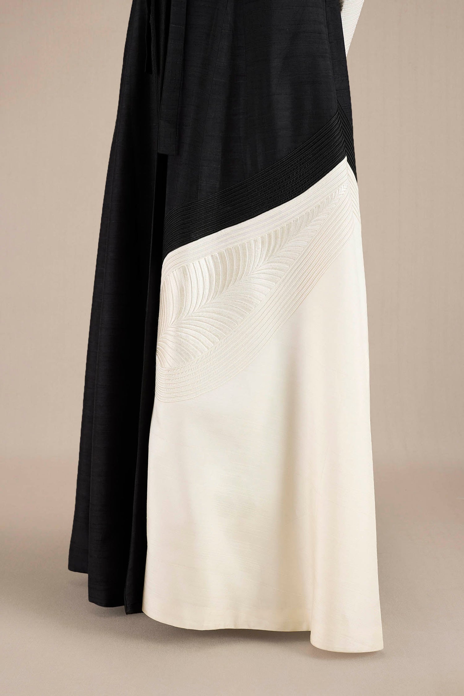  Silk Saanjh Abaya-MTO – Black