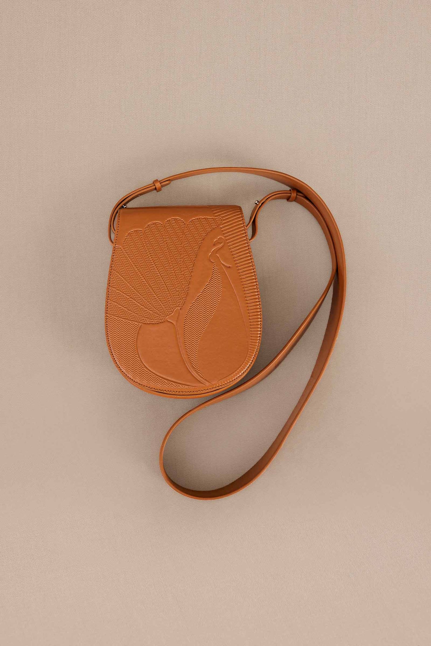 Zyna Sling Bag - Tan