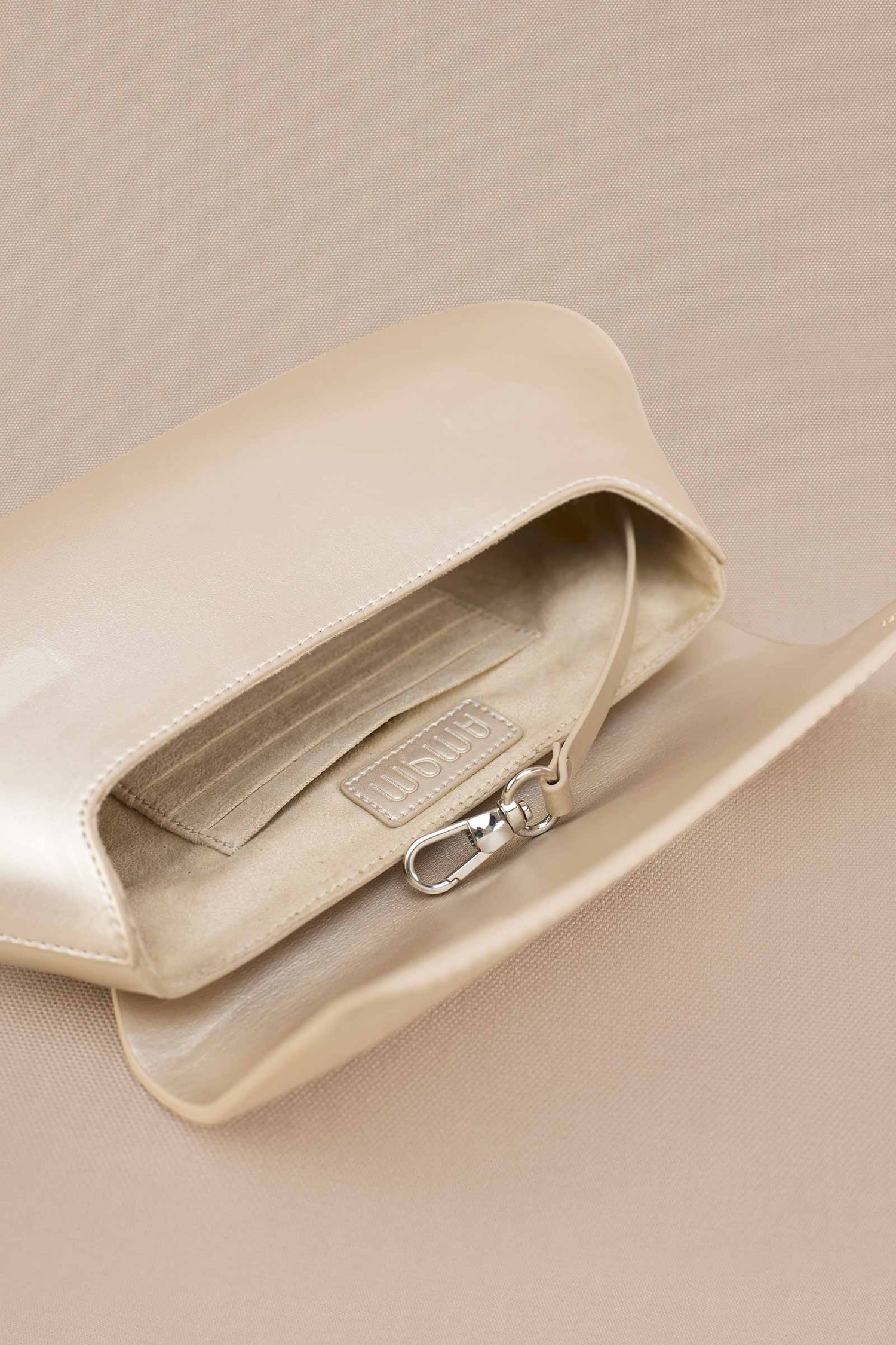 Azra Clutch - Metallic Pearl