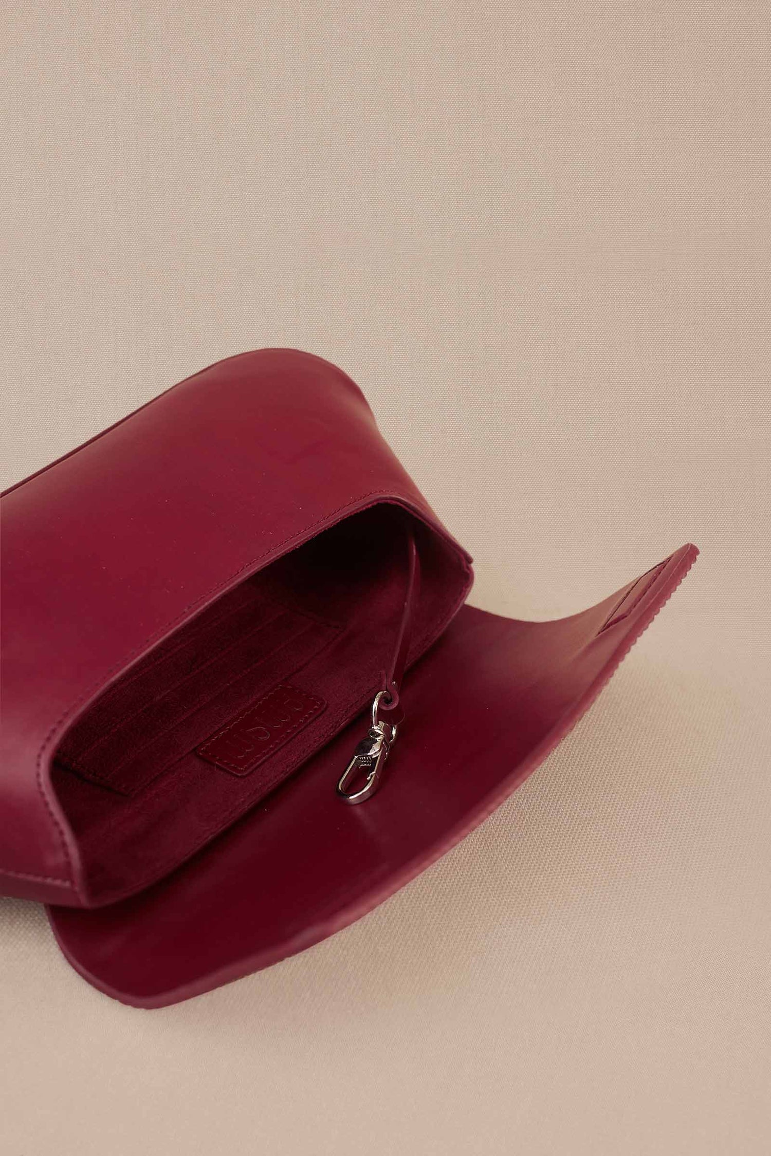 Azra Clutch - Wine